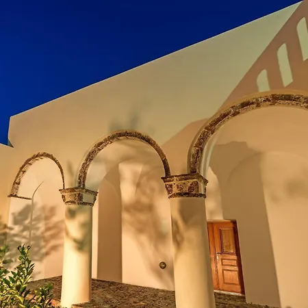 Exquisite Santorini 1 Bedroom Ignia Villa Pyrgos Kallistis